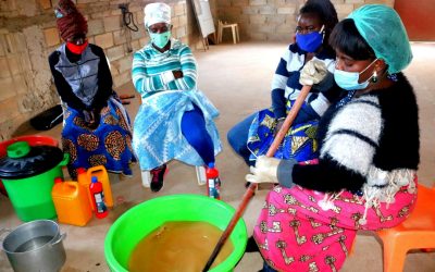 No combate à pobreza e pandemia: Angola Leste produz sabão caseiro.
